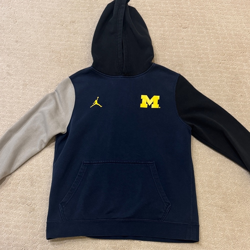 Jordan Kids'‎ Black, Gray, and Navy Hoodie